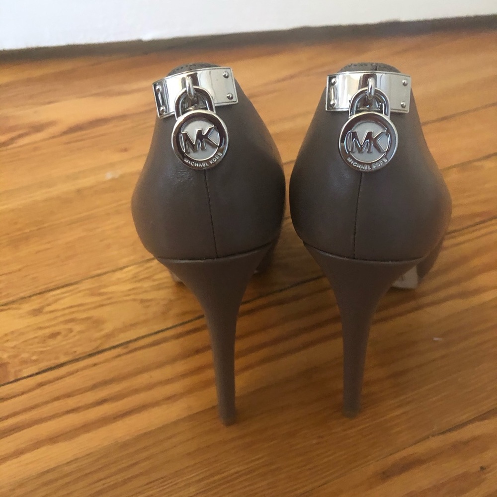 Michael Kors Pump